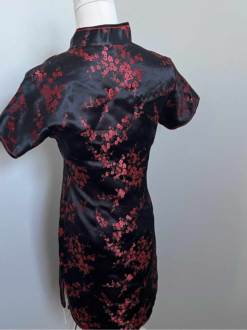 Black Red Floral Cheongsam Dress Satin Qipao Mini Goth Style - Picture 5 of 7